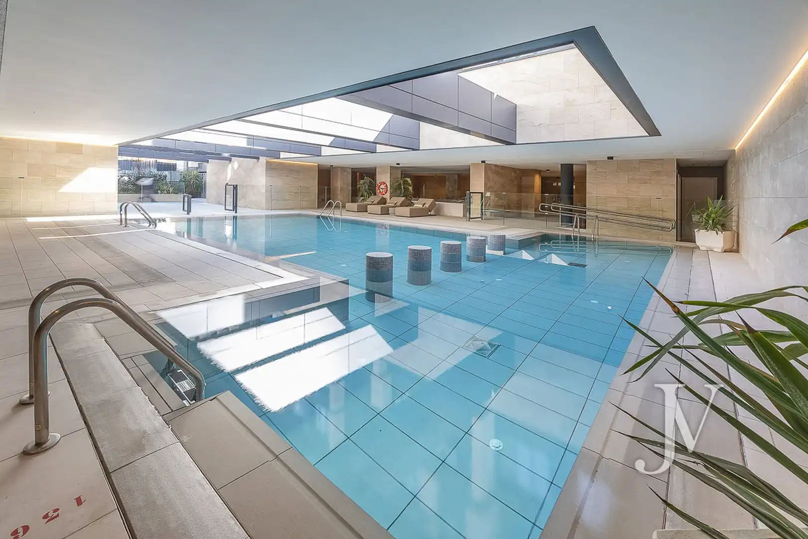 Swimming pool of Duplexes for sale in Madrid  with Air Conditioner, Heating and Private garden