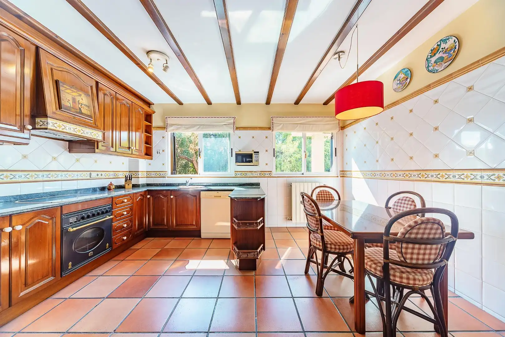 Cocina de Casa o chalet en venta en Elda con Calefacción, Jardín privado y Terraza