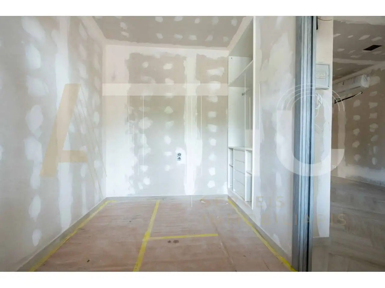 Flat for sale in Sabadell  with Air Conditioner