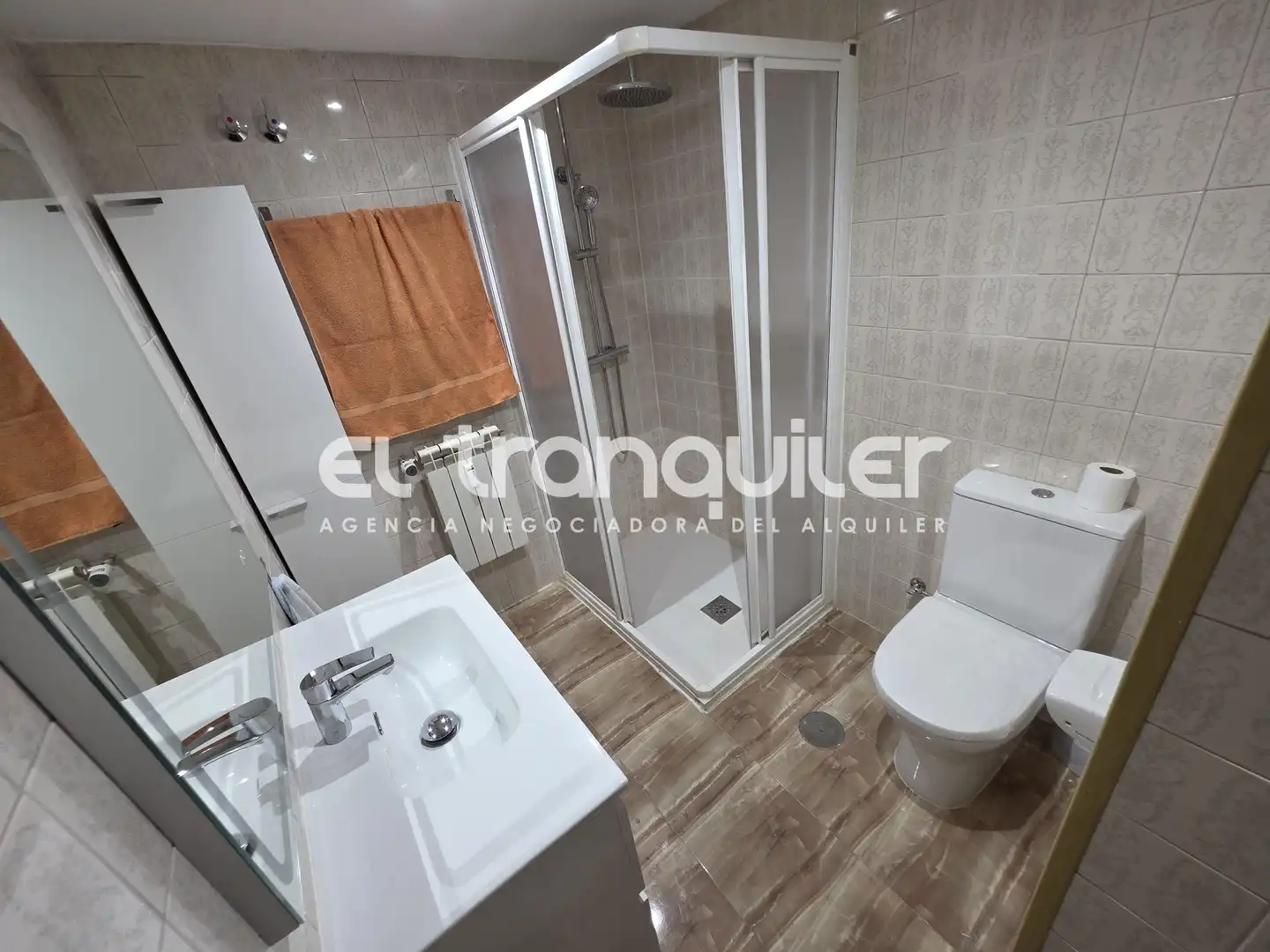 Bathroom of Flat for rent in Madrid  with Air Conditioner, Terrace and Furnished