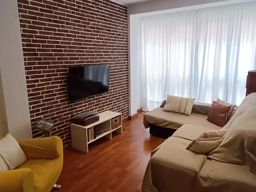 Sala de estar de Piso en venta en Almería con Parquet, Amueblado y Lavadora