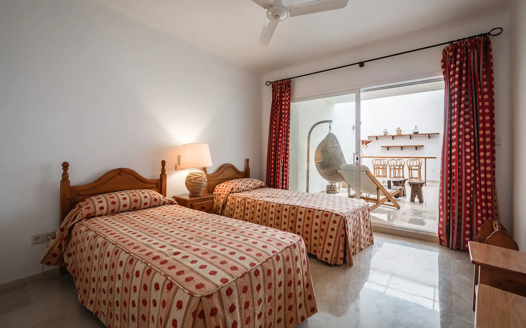Habitación de Planta baja en venta en Marbella con Aire acondicionado, Jardín privado y Terraza
