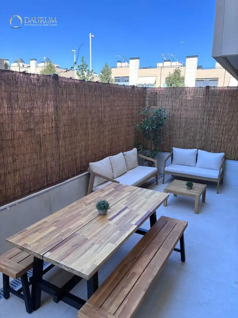 Terrassa de Pis en venda en Madrid amb Aire condicionat, Calefacció i Jardí privat