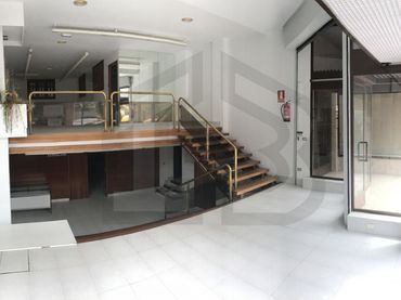 Local comercial de lloguer a Avenida Burgos 13