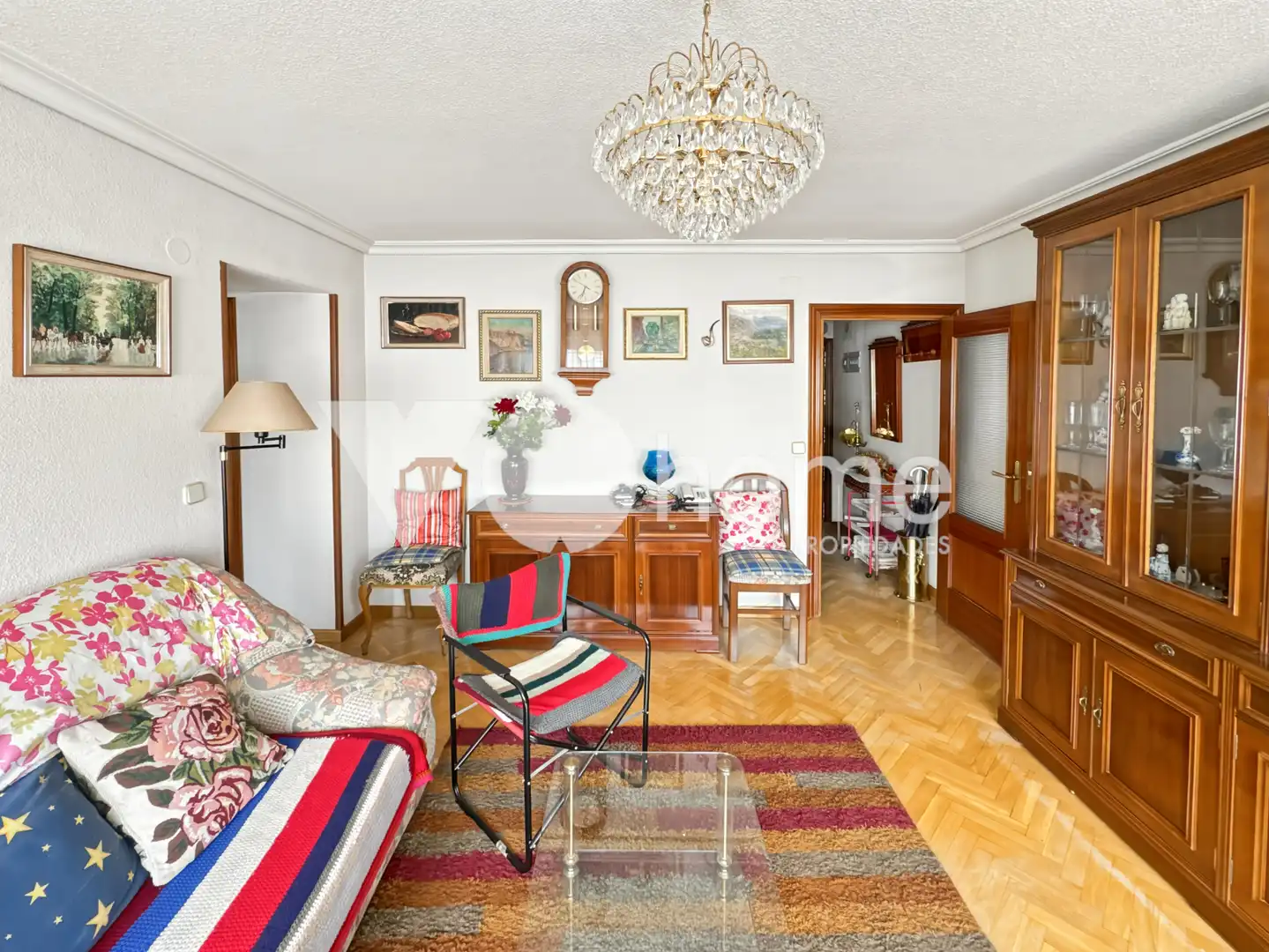 Sala d'estar de Pis en venda en  Madrid Capital amb Calefacció i Moblat
