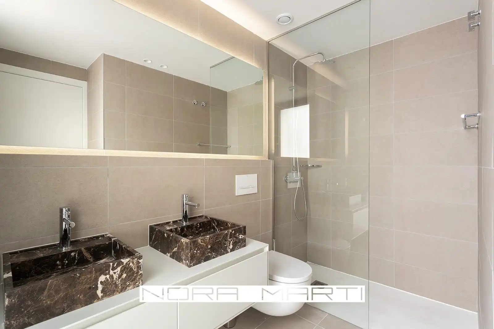 Baño de Casa o chalet de alquiler en Barcelona con Calefacción, Parquet y Terraza