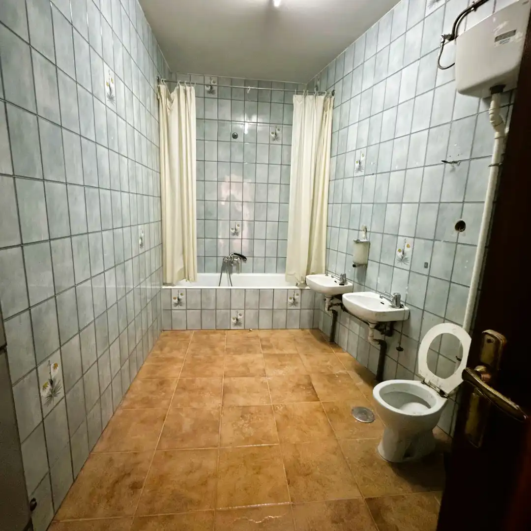 Bathroom of Flat for sale in Toledo  with Balcony
