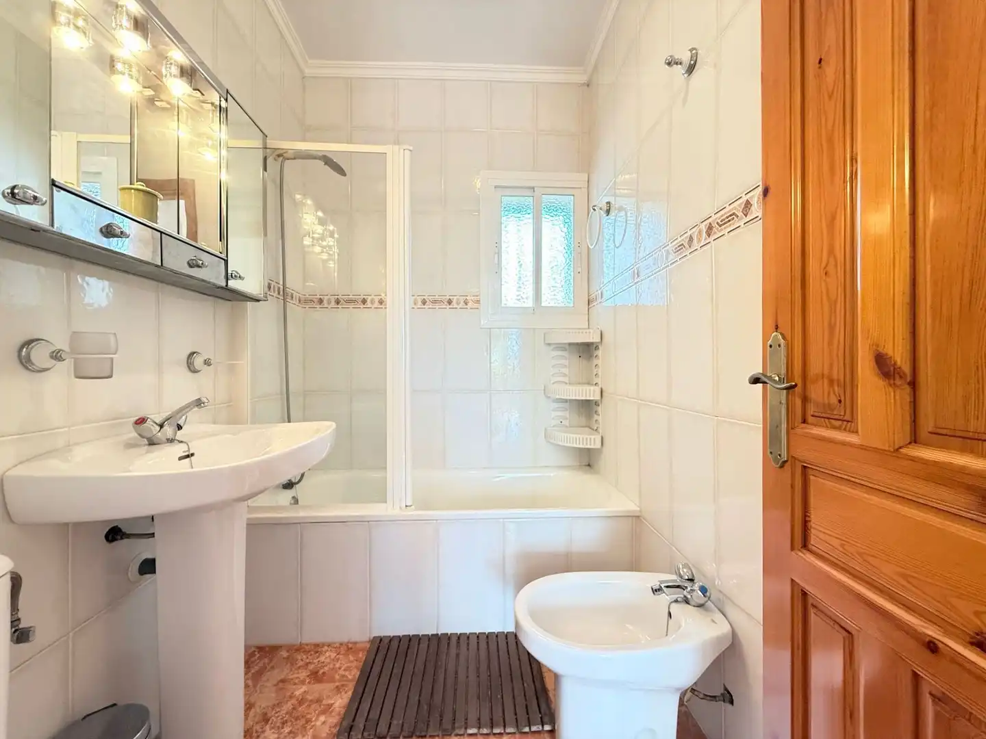Baño de Dúplex en venta en Nerja con Jardín privado, Trastero y Piscina comunitaria