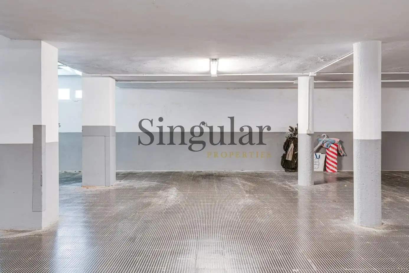 Parking de Piso de alquiler en Barcelona con Calefacción, Jardín privado y Terraza