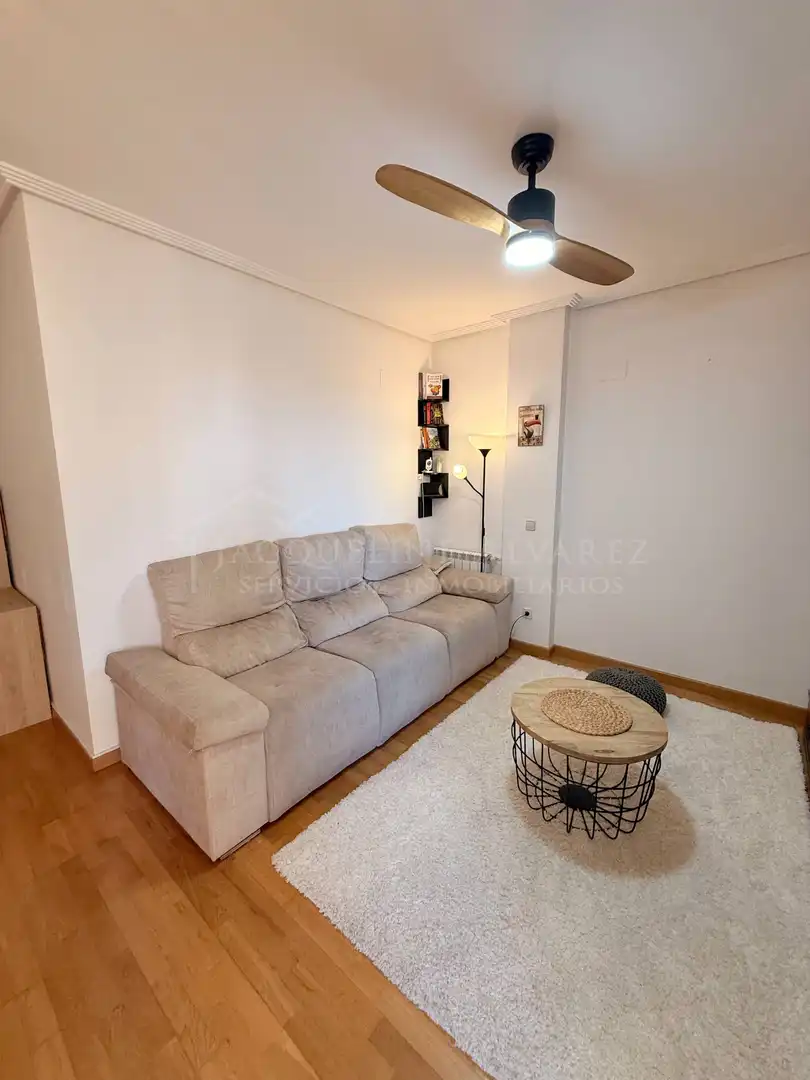 Sala de estar de Ático en venta en Parla con Aire acondicionado, Calefacción y Terraza
