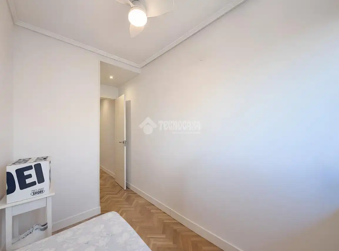 Habitación de Piso en venta en Madrid con Calefacción y Piscina comunitaria