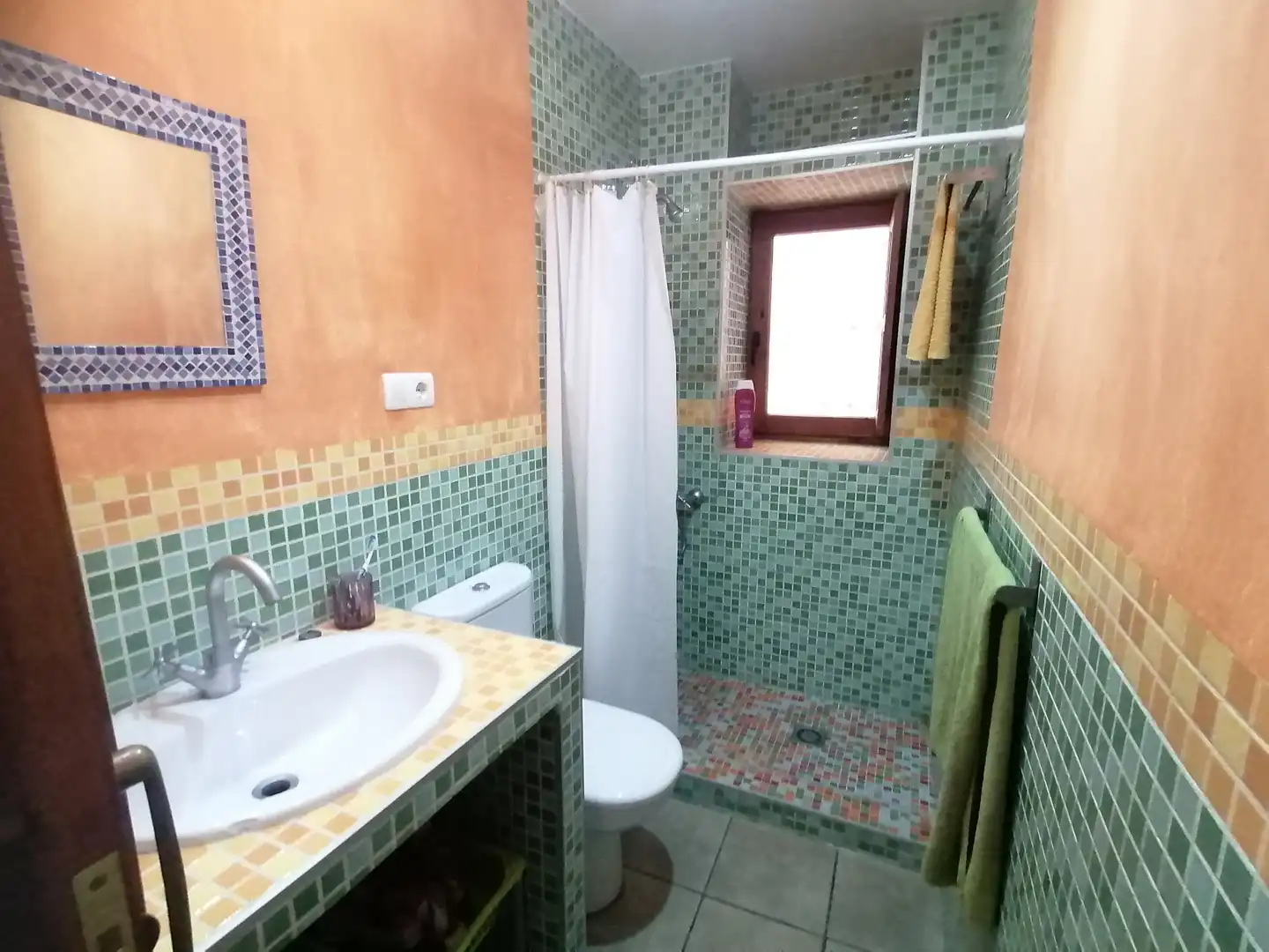 Baño de Planta baja en venta en Granada con Parquet y Amueblado