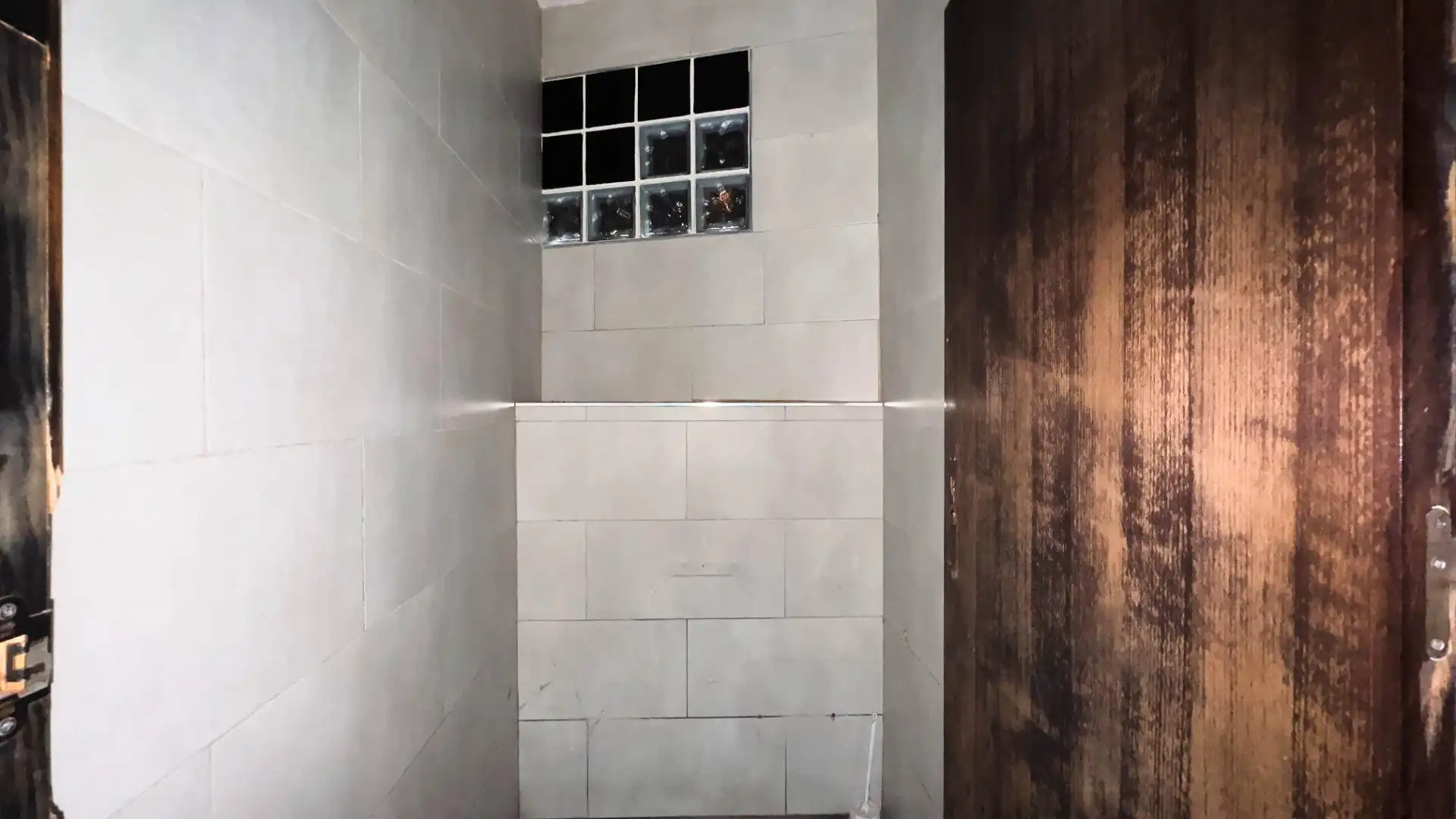 Badezimmer von Fabrikhallen zum Verkauf in Murcia