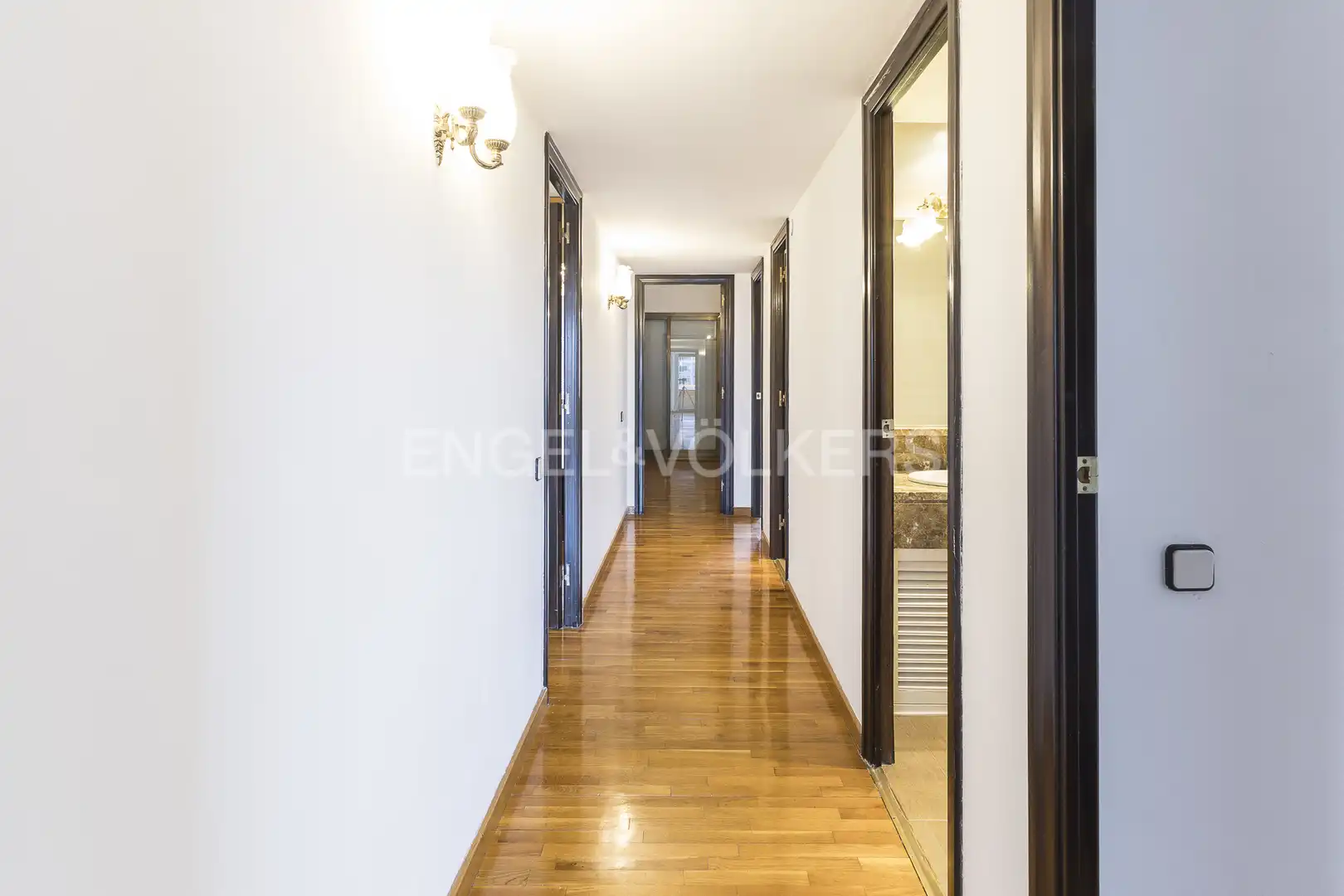 Flat for sale in Barcelona  with Air Conditioner, Heating and Private garden