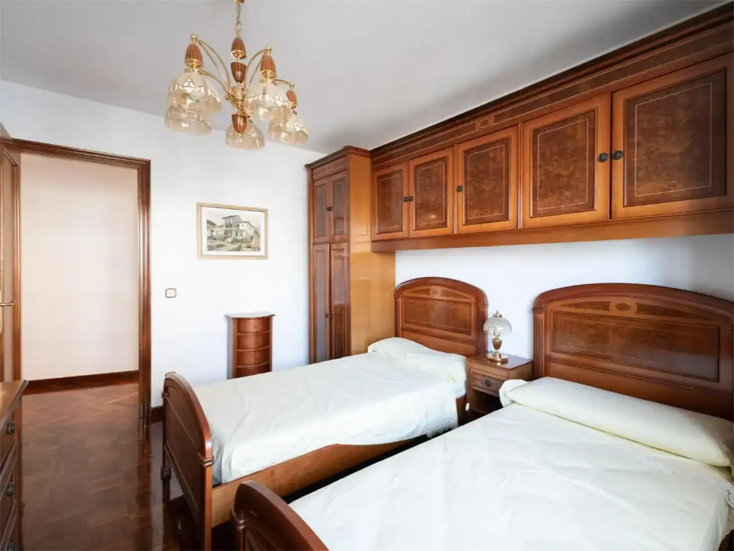 Habitación de Piso de alquiler en Gijón  con Parquet y Amueblado