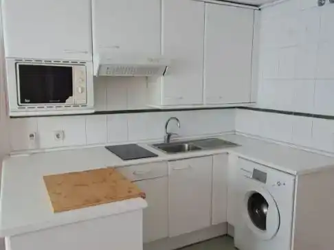 Cocina de Estudio de alquiler en Madrid con Aire acondicionado, Parquet y Amueblado