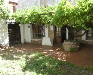 Jardí de Casa adosada en venda en Santa María del Campo amb Terrassa