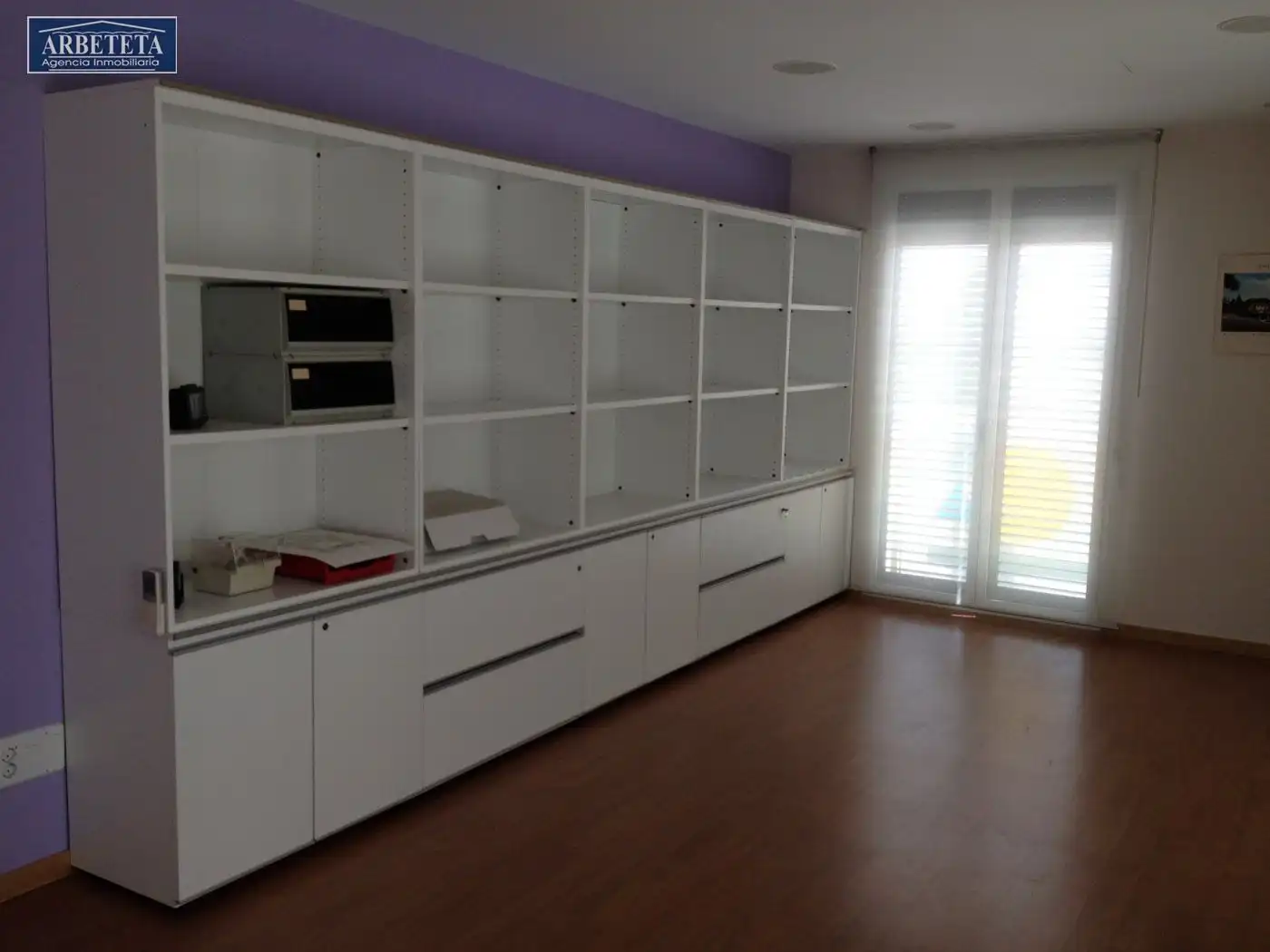 Office for sale in Guadalajara  with Air Conditioner, Heating and Storage room