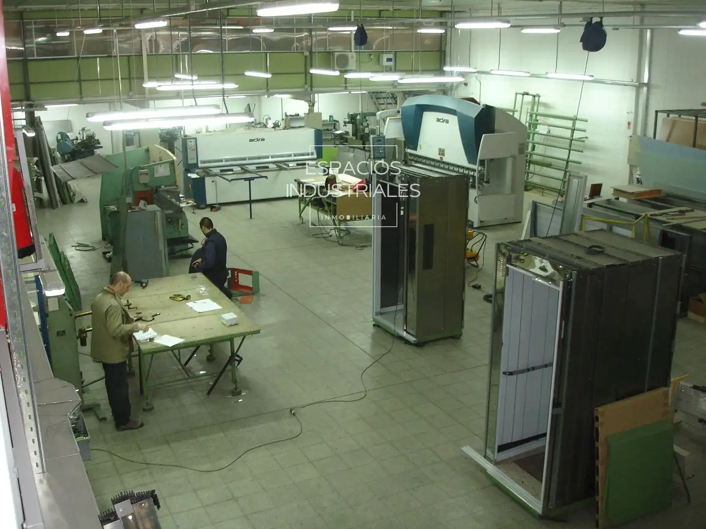 Industrial building with lift for sale in San Blas, imagen 3