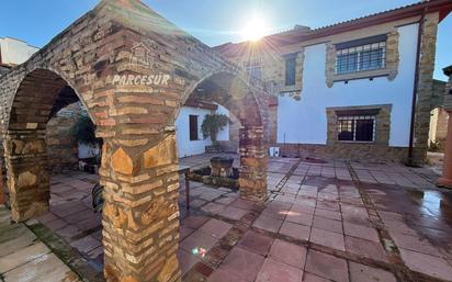 Jardí de Casa o xalet en venda en  Córdoba Capital amb Terrassa, Traster i Piscina