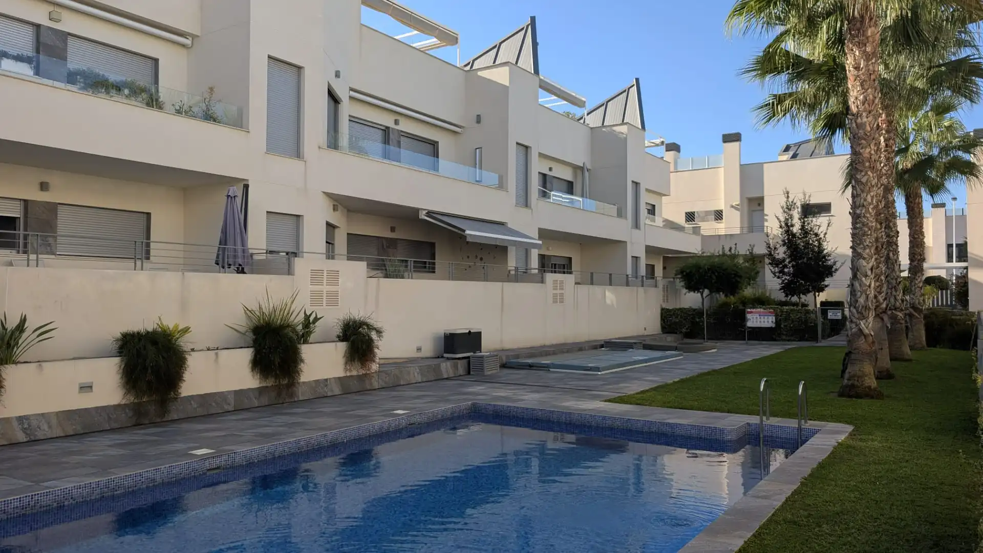Bungalow en venta en Calle Nicolás Copérnico 10, imagen 2