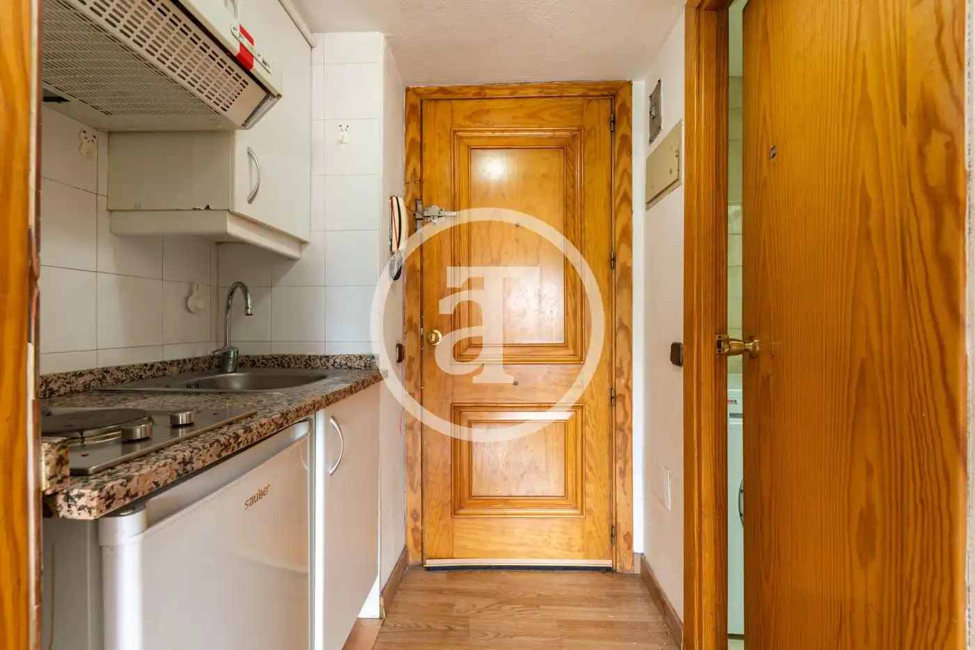 Cuina de Estudi de lloguer en Madrid amb Calefacció, Moblat i Rentadora