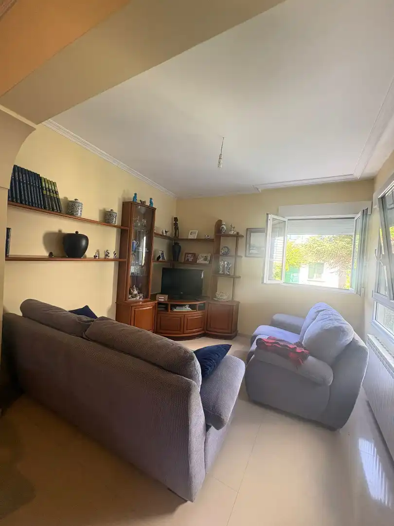 Sala de estar de Casa o chalet en venta en O Grove   con Calefacción, Jardín privado y Terraza