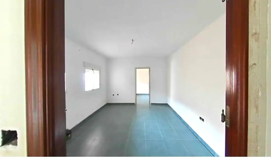 Planta baixa en venda en Linares