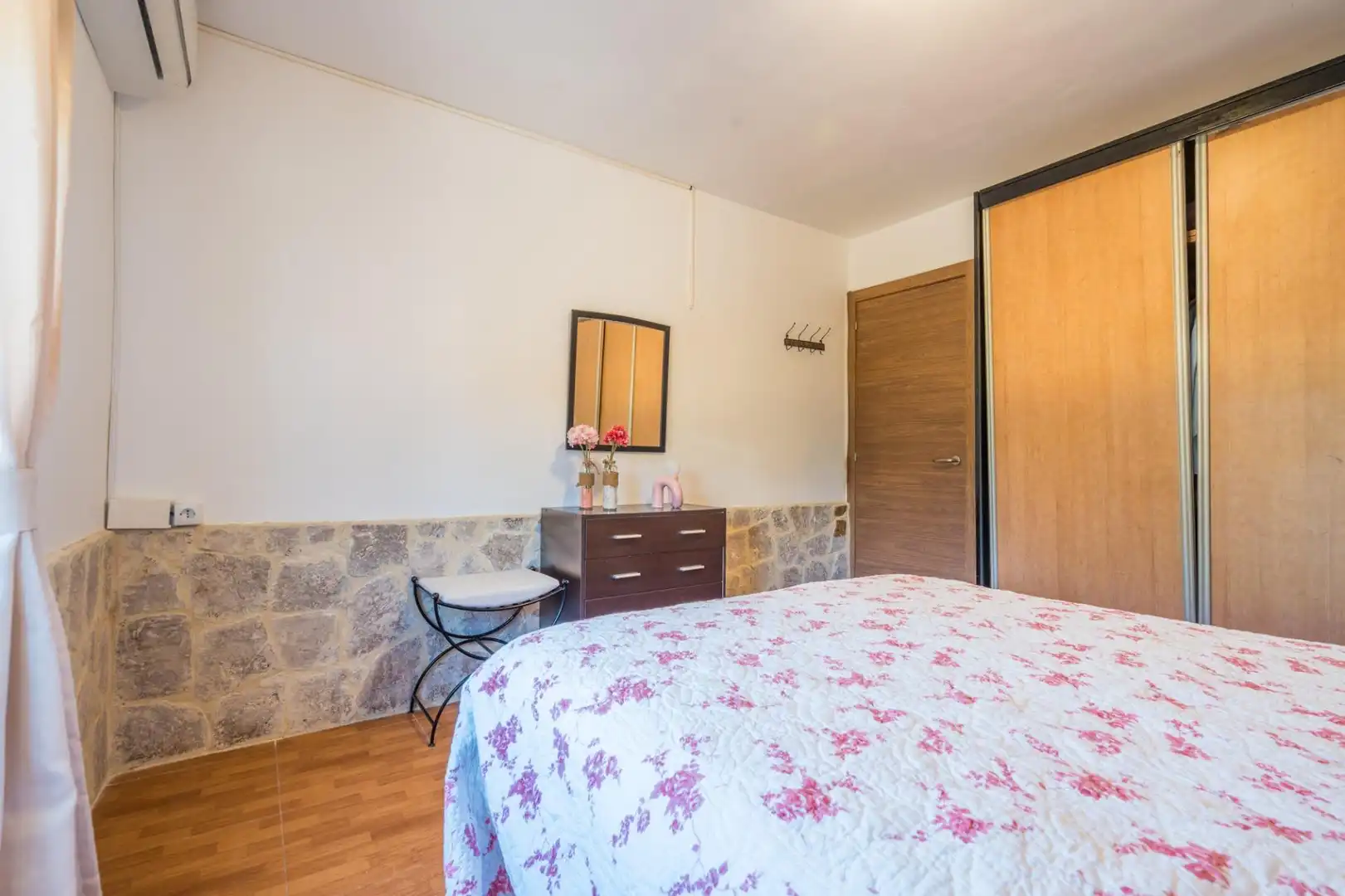Habitación de Casa o chalet en venta en Benaguasil con Aire acondicionado, Calefacción y Jardín privado