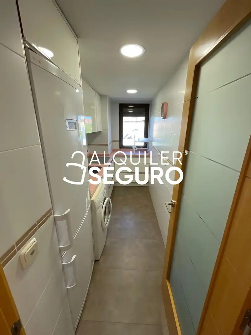 Kitchen of Flat for rent in Madrid  with Air Conditioner, Heating and Storage room