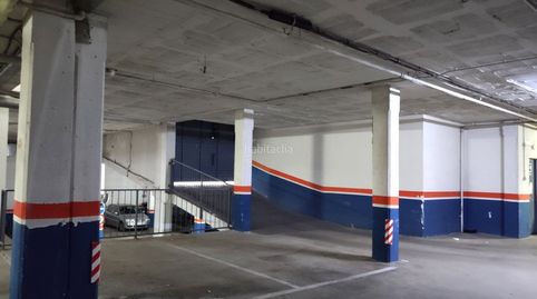 Plaza de párquig con fácil acceso en la c. arimón