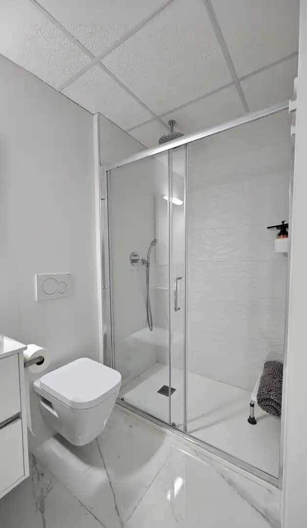 Bathroom of Apartments for sale in Orihuela  with Air Conditioner, Private garden and Furnished