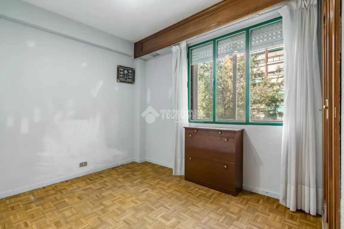 Schlafzimmer von Wohnung zum Verkauf in Madrid