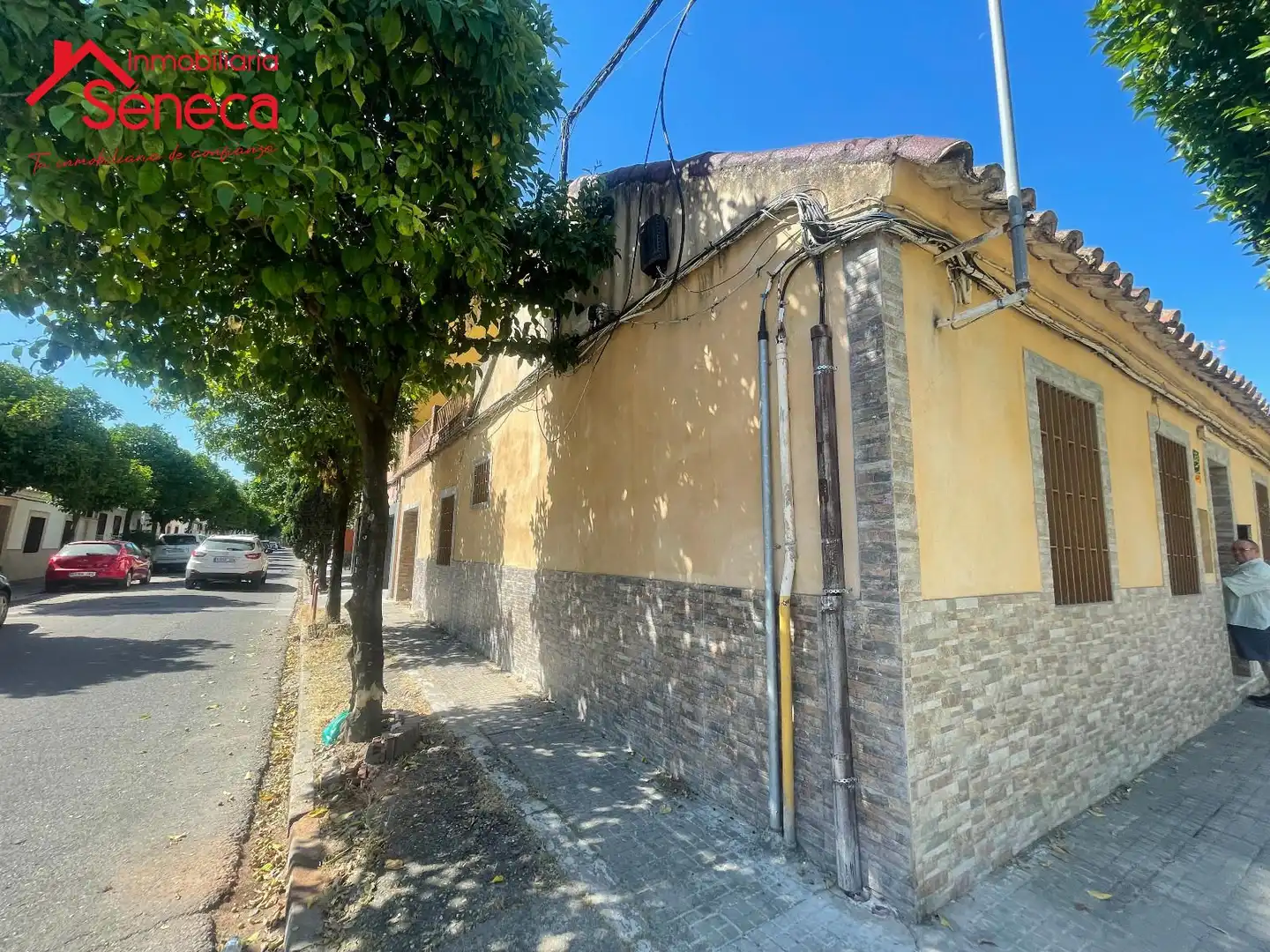 Vista exterior de Casa adosada en venda en Córdoba amb Terrassa