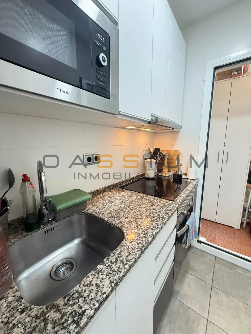 Cocina de Piso en venta en Cornellà de Llobregat con Calefacción y Amueblado