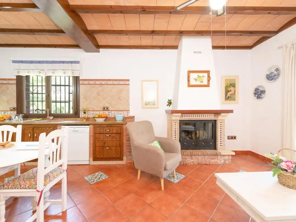 Sala d'estar de Finca rústica en venda en Villanueva del Trabuco amb Aire condicionat, Jardí privat i Terrassa