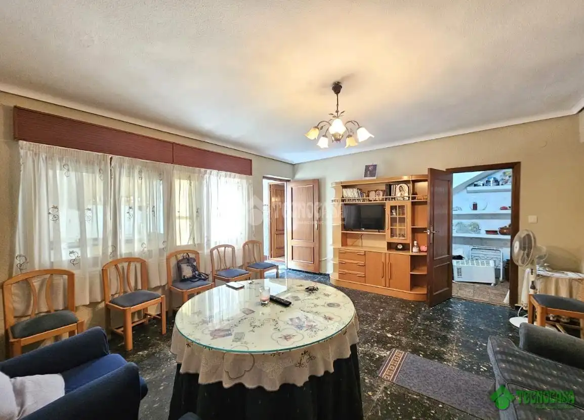 Sala d'estar de Casa adosada en venda en Balazote