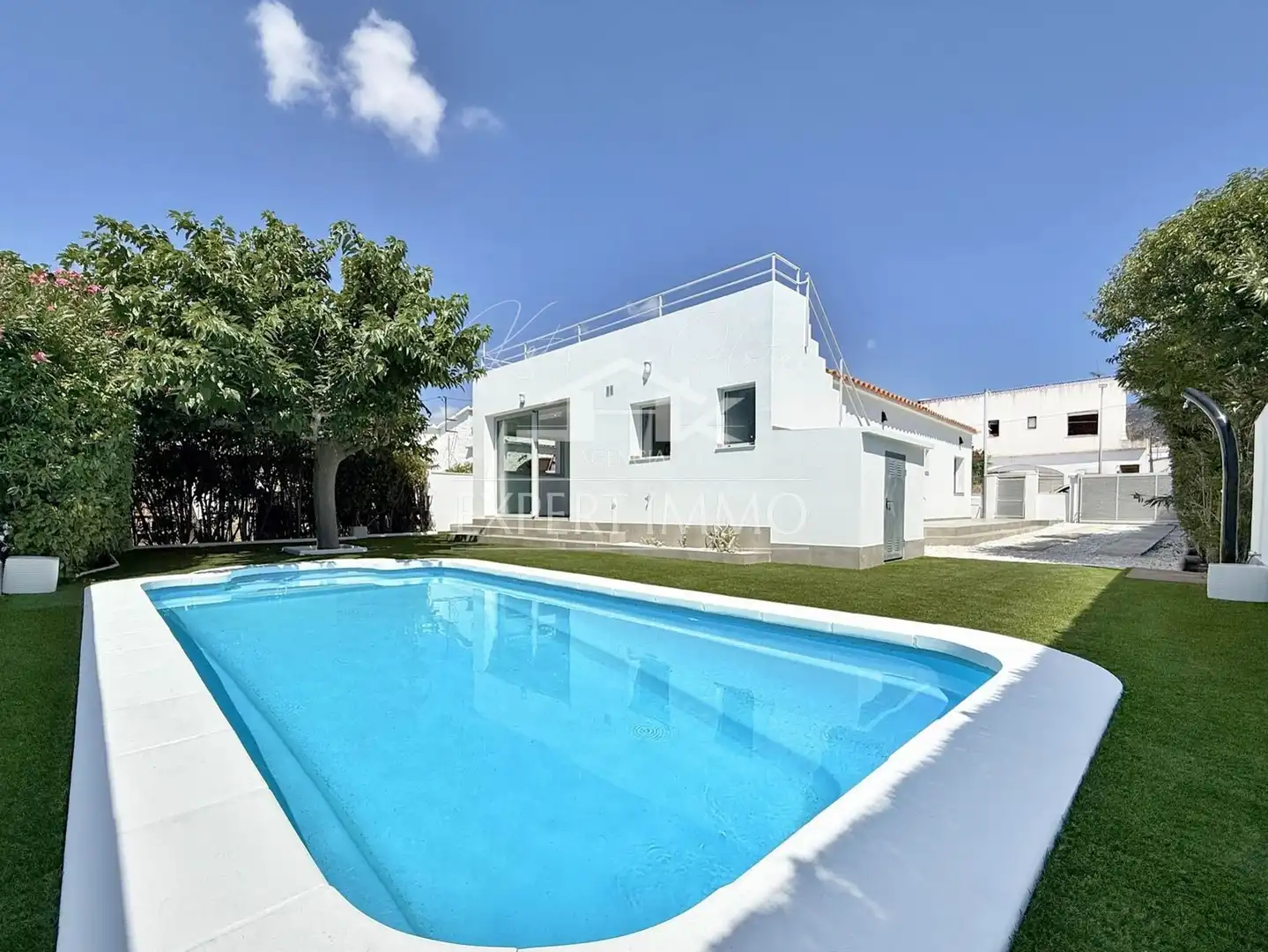 Piscina de Casa o xalet en venda en Roses amb Aire condicionat, Calefacció i Jardí privat