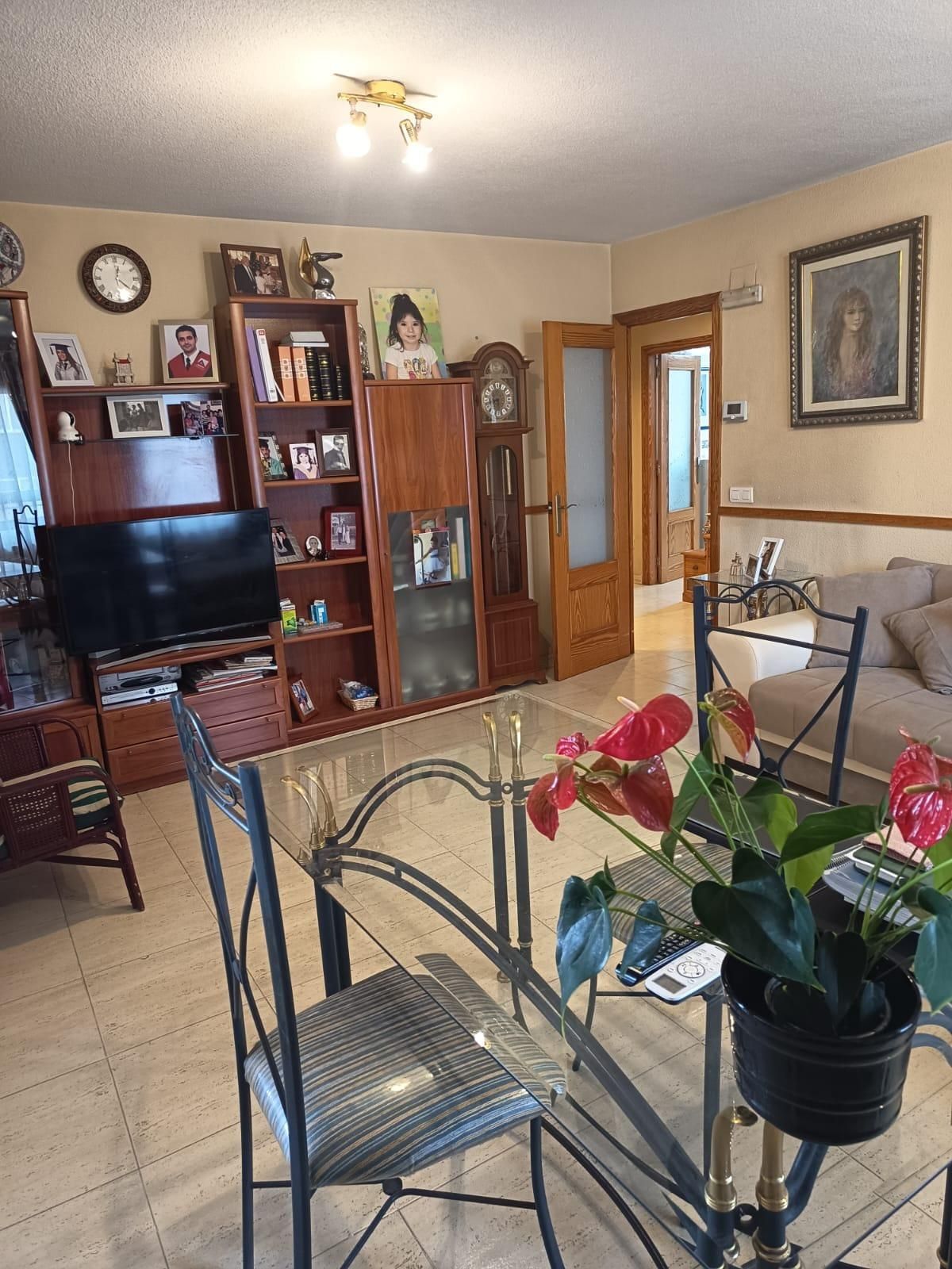 Sala de estar de Piso en venta en Alicante / Alacant con Calefacción, Jardín privado y Terraza