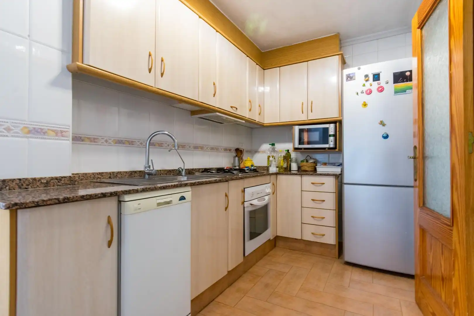 Cocina de Apartamento de alquiler en Los Montesinos con Aire acondicionado y Terraza