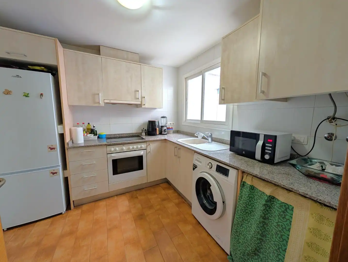Cocina de Ático en venta en Gandia con Terraza, Trastero y Balcón