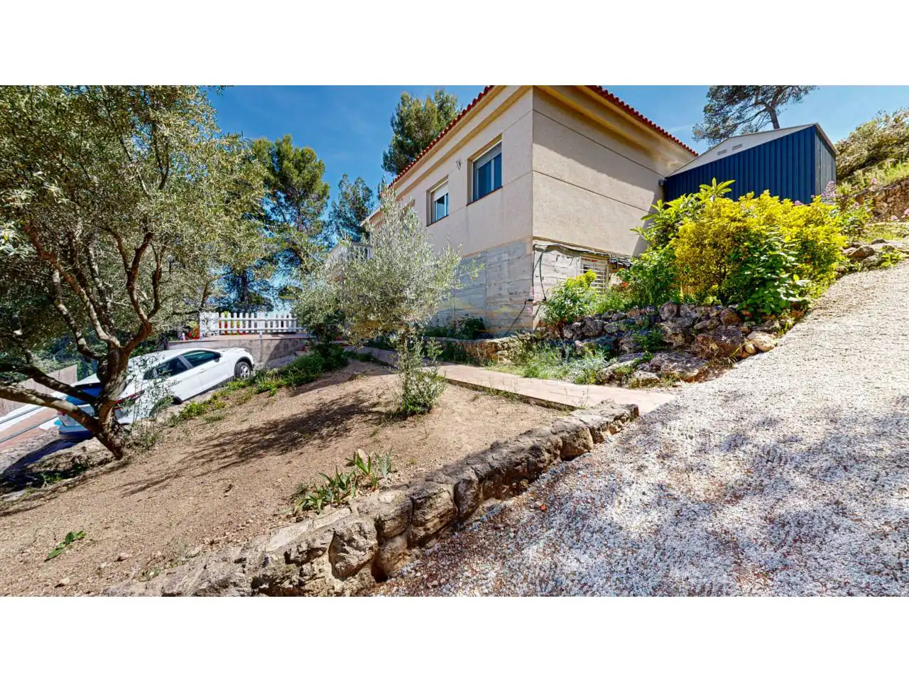 Vista exterior de Casa o xalet en venda en Corbera de Llobregat amb Aire condicionat, Jardí privat i Terrassa