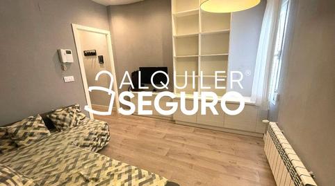 Photo 3 of Flat to rent in Del Doce de Octubre, Jerónimos,  Madrid Capital