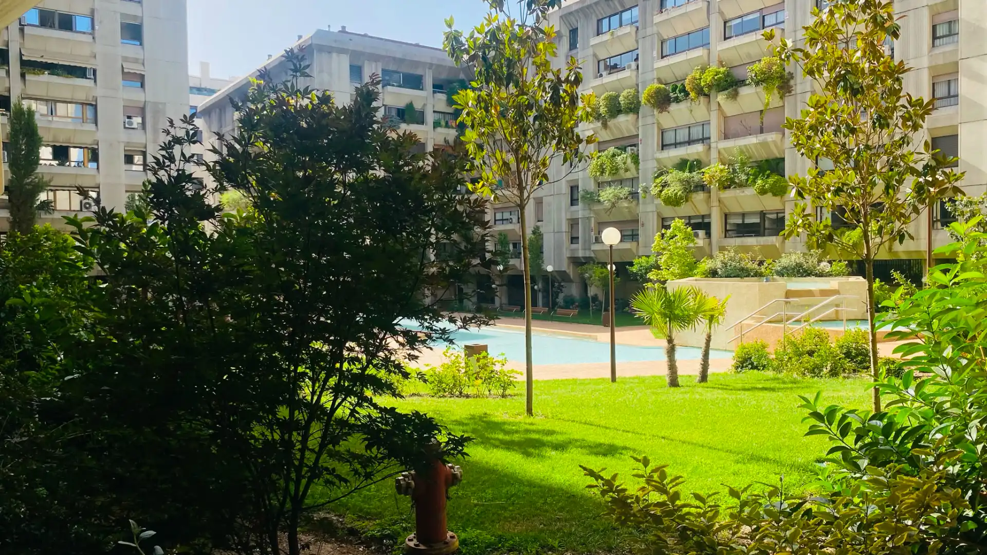 Vista exterior de Piso en venta en Madrid con Aire acondicionado, Calefacción y Jardín privado