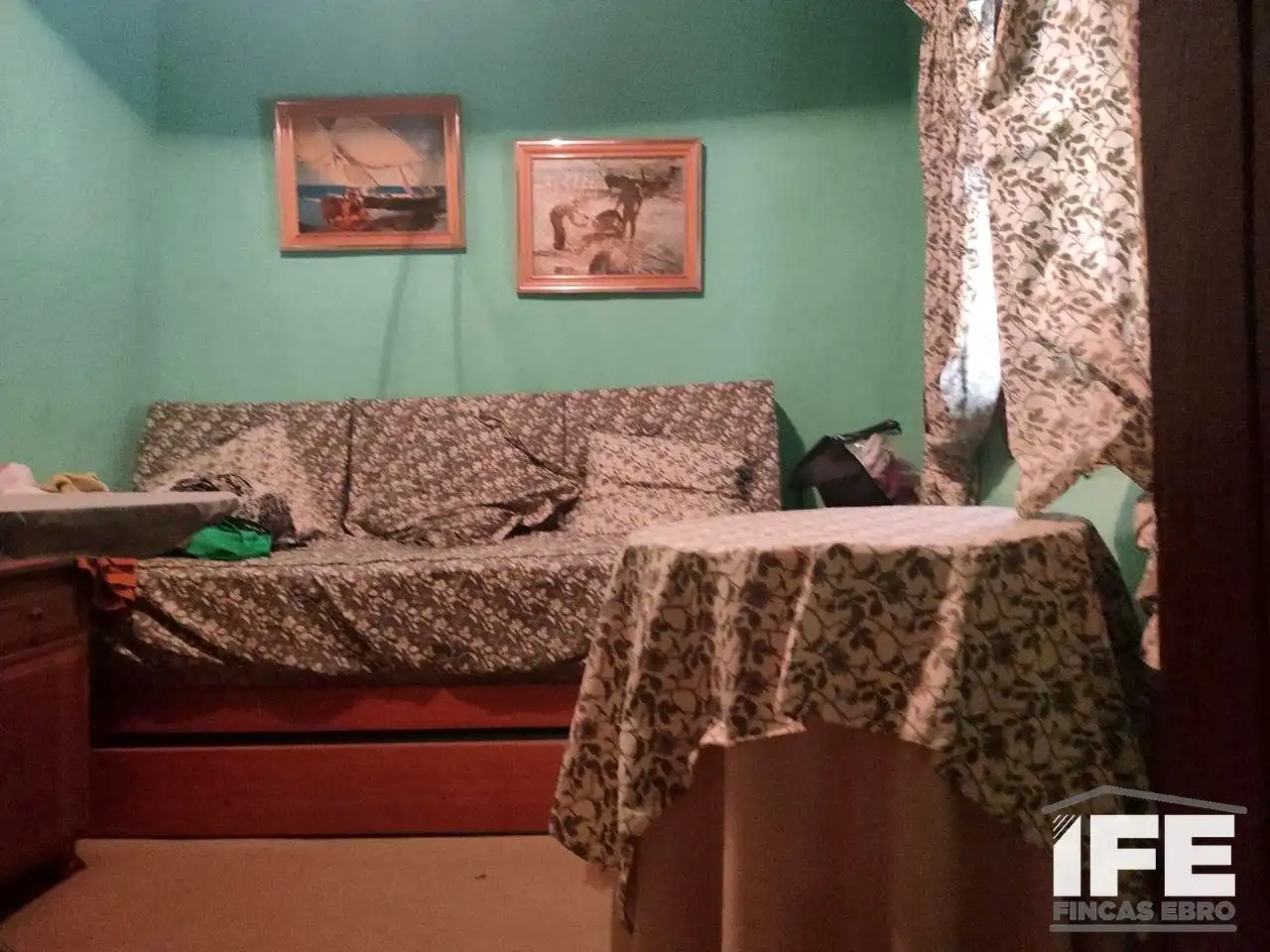 Sala d'estar de Casa o xalet en venda en Plasencia de Jalón amb Jardí privat