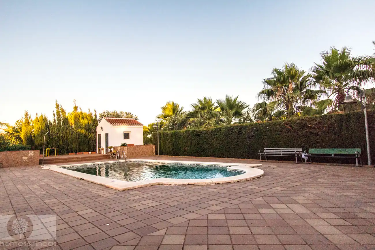 Schwimmbecken von Country house zum Verkauf in Ayamonte mit Schwimmbad und Möbliert