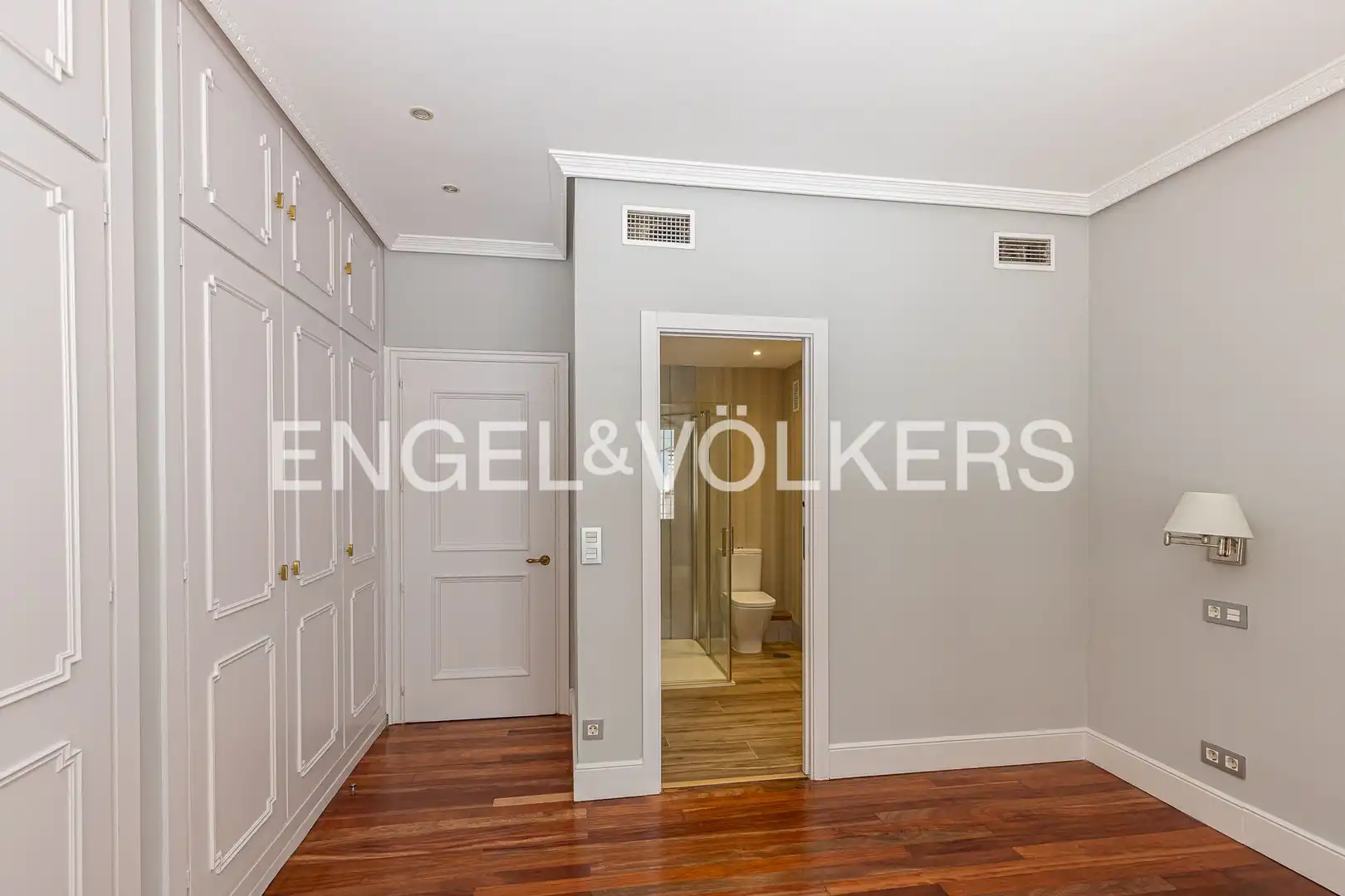 Habitación de Piso en venta en Madrid con Calefacción, Terraza y Trastero