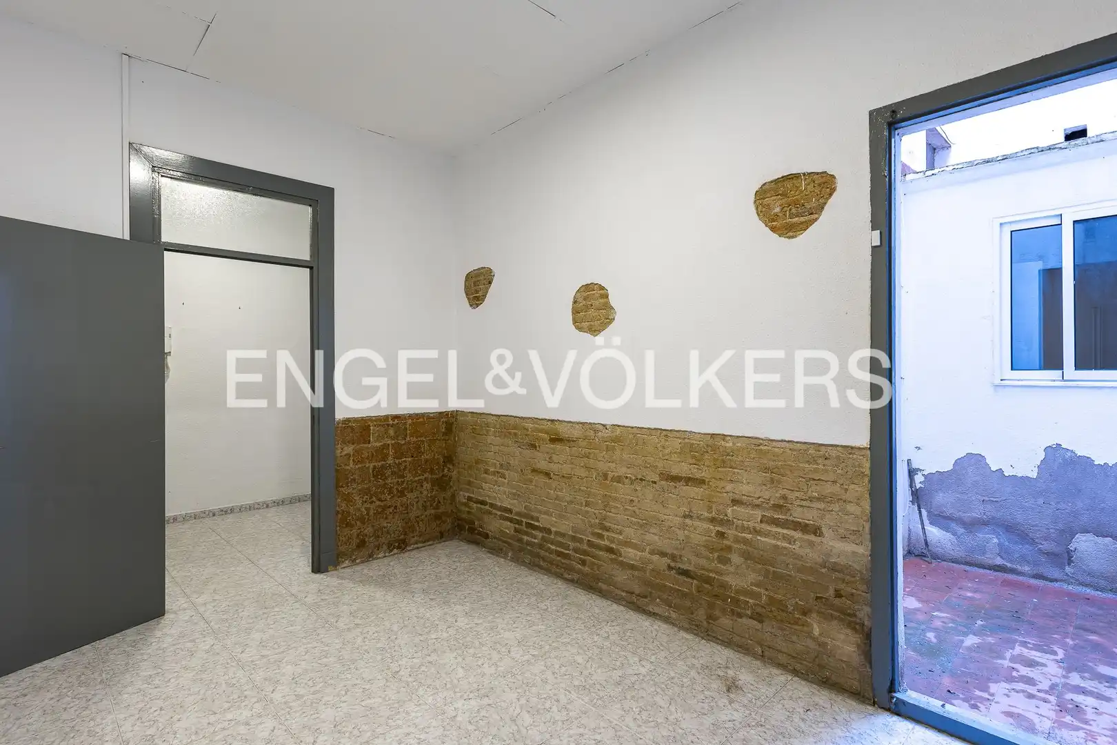Einfamilien-Reihenhaus zum Verkauf in Tarragona mit Klimaanlage, Heizung und Balkon