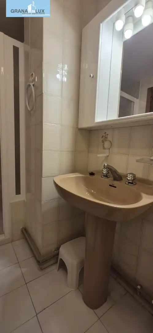 Bathroom of Flat for rent in Granada  with Heating, Furnished and Balcony