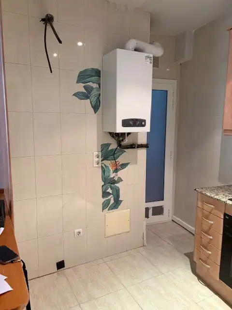 Badezimmer von Wohnung zum Verkauf in Barcelona mit Abstellraum und Alarm